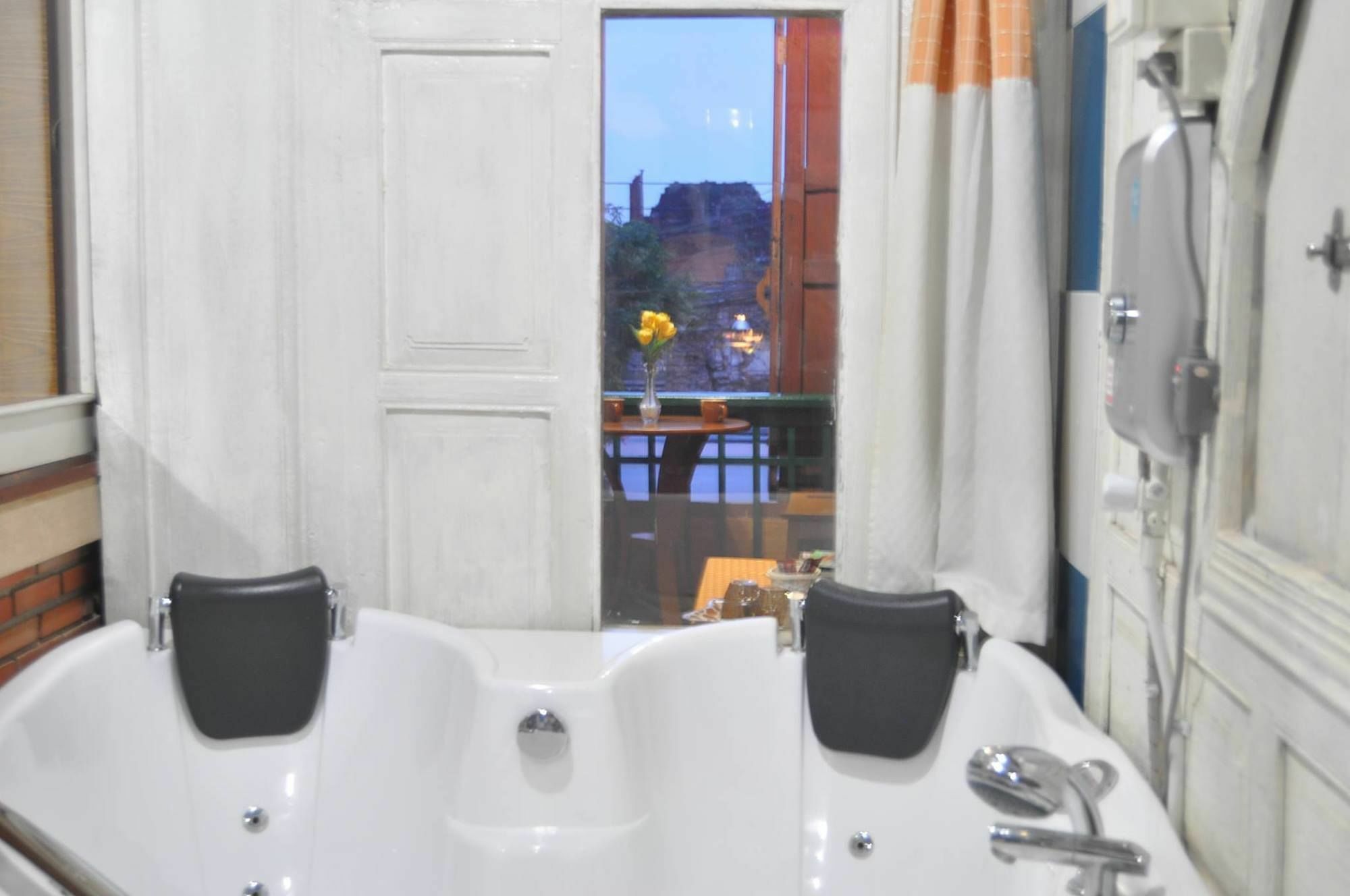 Отель The Sixty At Ayutthaya Экстерьер фото
