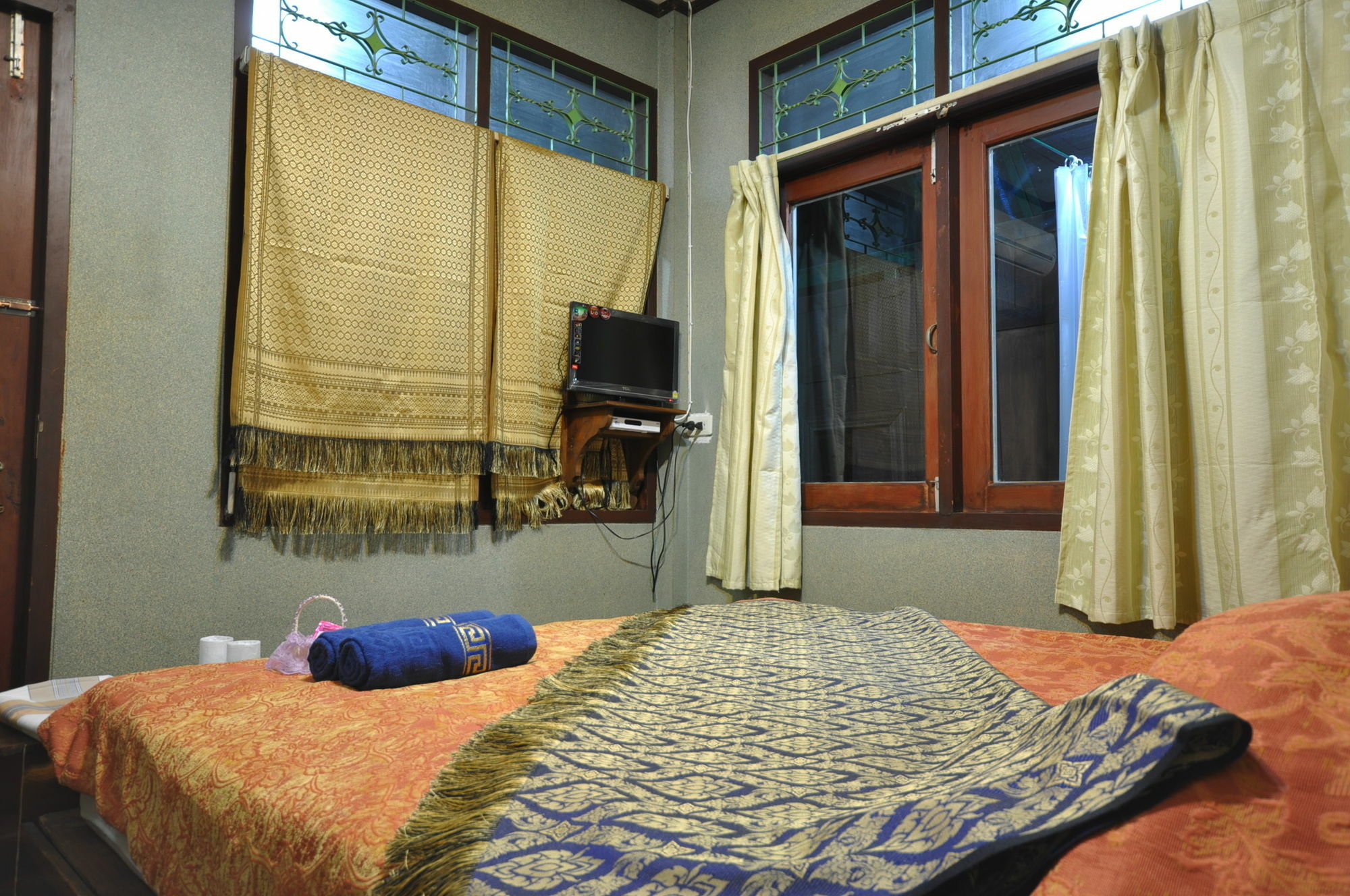 Отель The Sixty At Ayutthaya Экстерьер фото